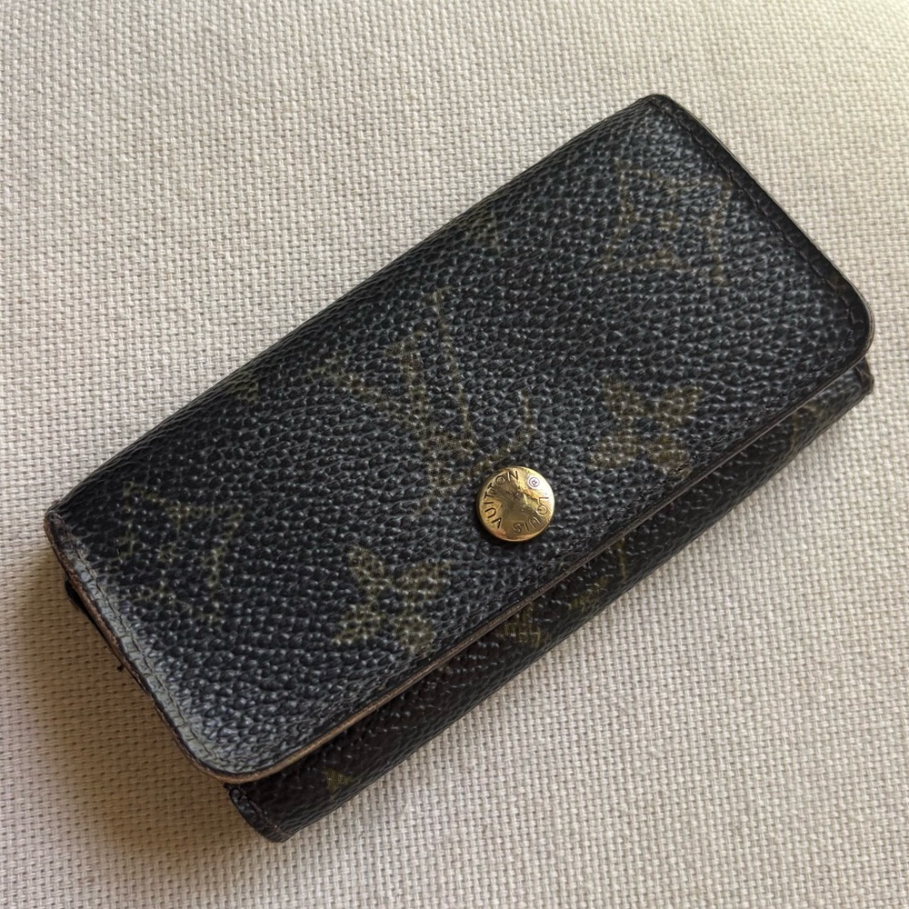 Louis Vuitton Monogram Coated Canvas Leather Key Holder Vintage Luxury